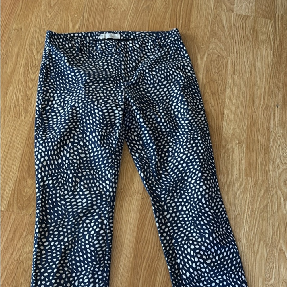 GAP Blue and White Patterned slim cropped mid rise size 2 excellent condition
